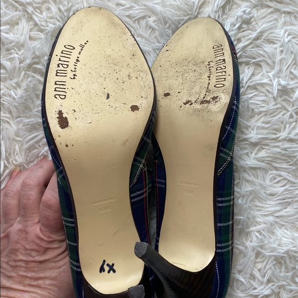 BETTYE MULLER ANN MARIANO PLAID MARY JANE PUMPS GREEN BLUE Size 10 - Picture 12 of 12